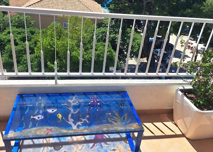 Family Apartment Green With A Sea View And A Free Parking