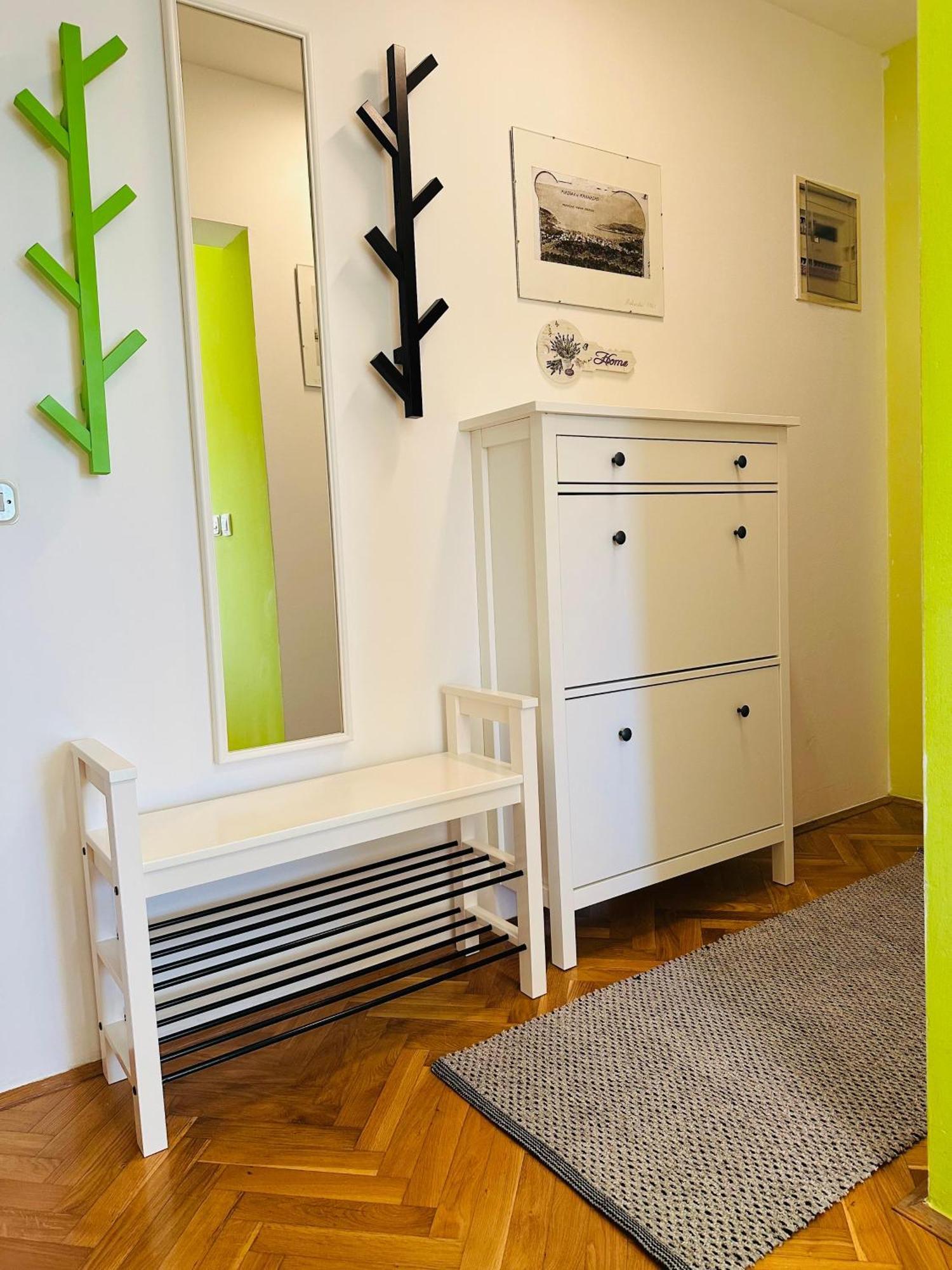 Family With A Sea View And A Free Parking Makarska